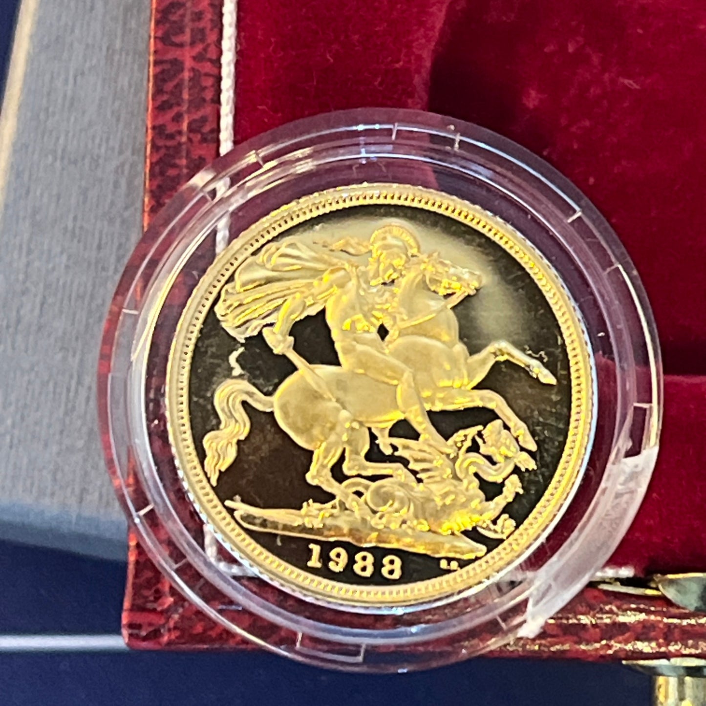 1988 QEII Proof Full Sovereign 22ct Gold coin with box and COA - Low Mintage