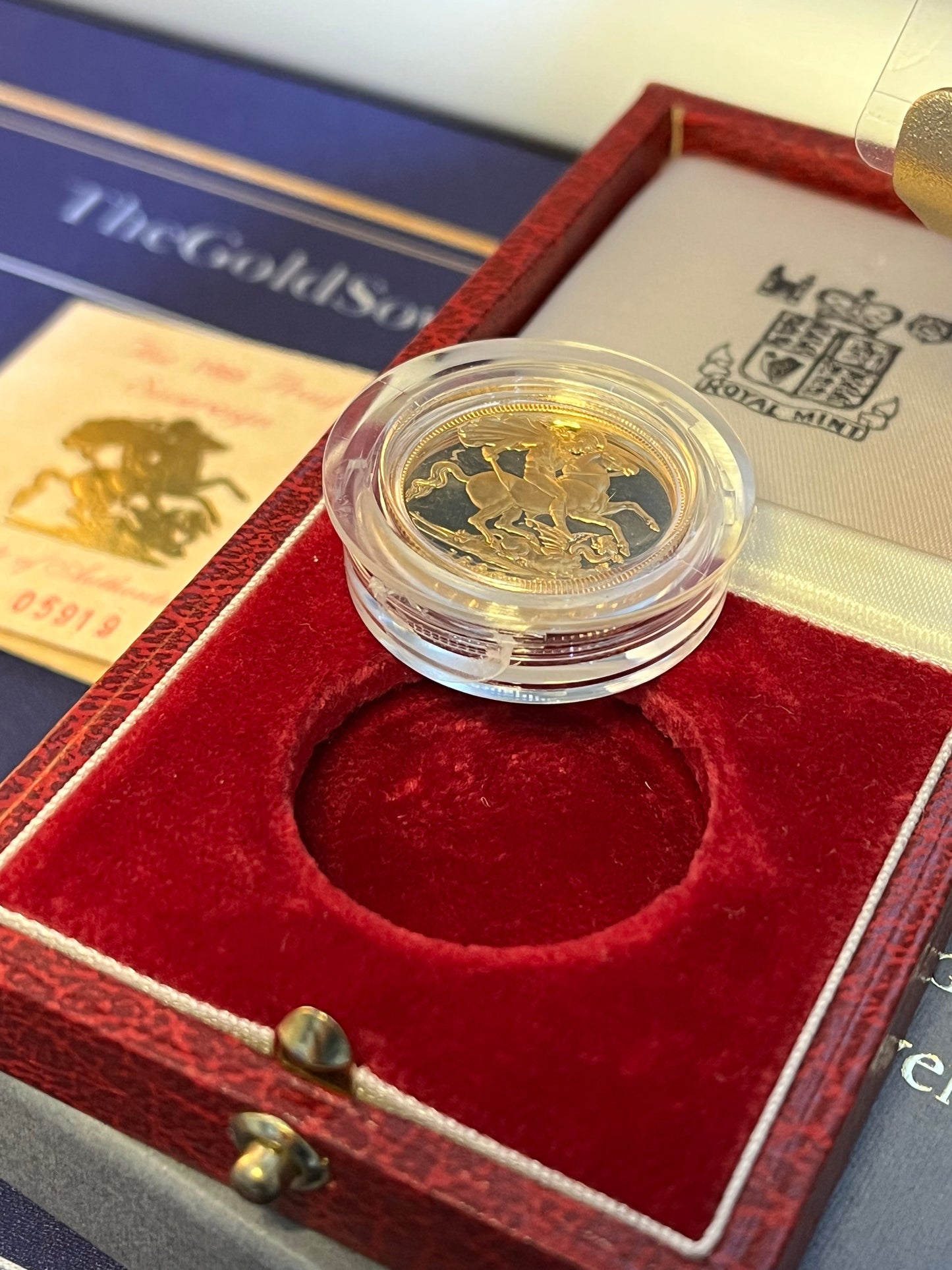 1988 QEII Proof Full Sovereign 22ct Gold coin with box and COA - Low Mintage