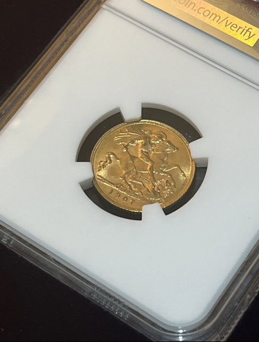 1907 Royal Mint Edward VII Half Sovereign -  Display Case & NGC Graded MS62+