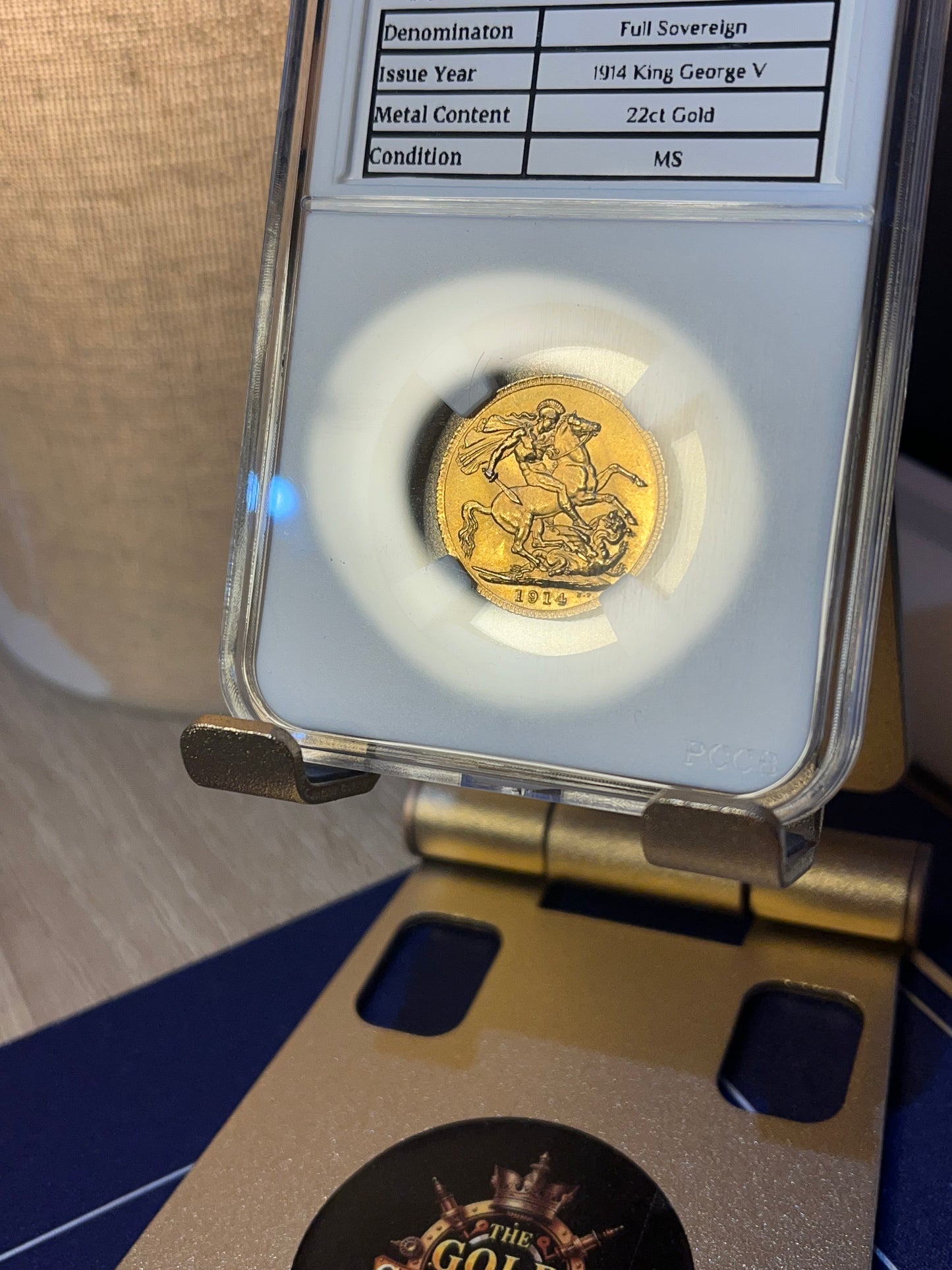 MINT STATE 1914 George V Full Sovereign 22ct Gold Coin  WOW condition, boxed + FREE Silver